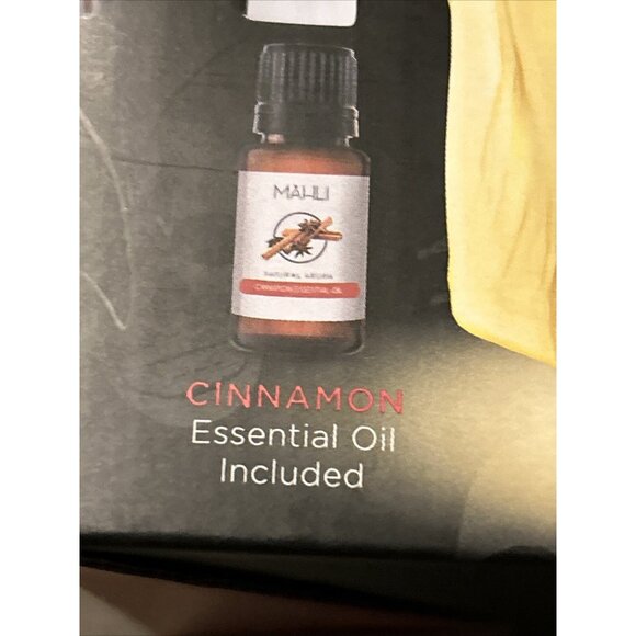 Mahli White Spooky Skull Aroma Diffuser Festive Fan Essential W/ Cinnamon Oil - Picture 3 of 13